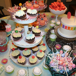 Cupcakes and Lollipops